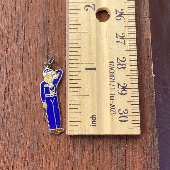 Vintage Griffith 925 Sterling Silver Enamel Cub Scout Boy Pendant Bracelet Charm - Picture 3 of 3